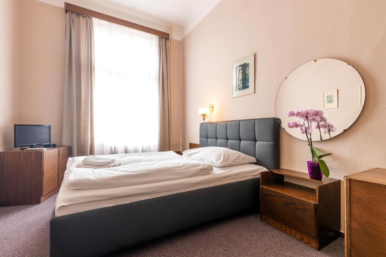Hotel Slovan เปิลเซน ภายนอก รูปภาพ