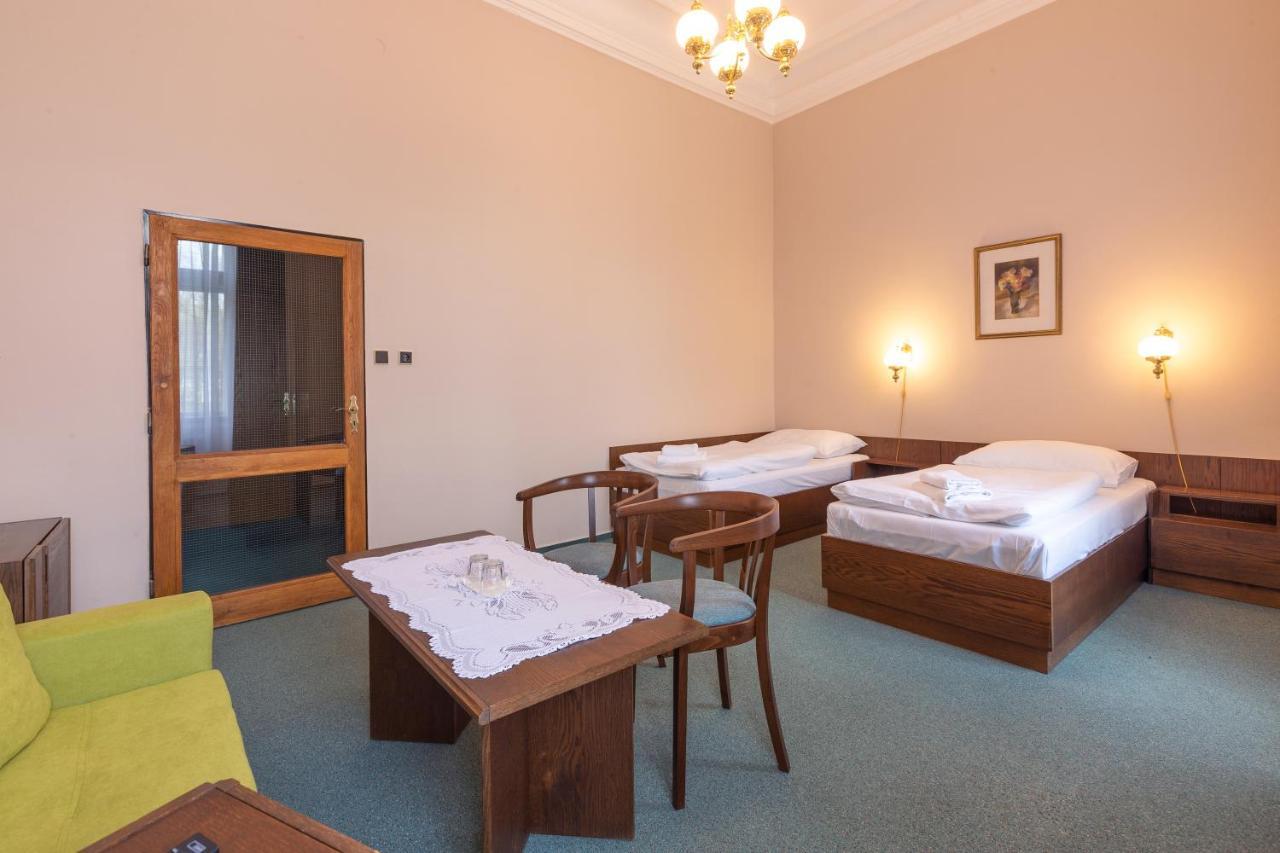 Hotel Slovan เปิลเซน ภายนอก รูปภาพ